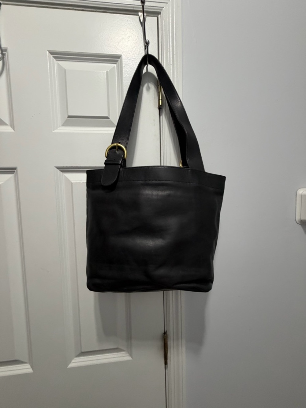 Coach vintage Lafayette Black Leather shoulder Tote with brass Buckle Strap 4140 - Picture 3 of 10